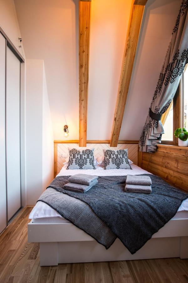 Domek & Apartament Na Ogrodzie スヘ エクステリア 写真