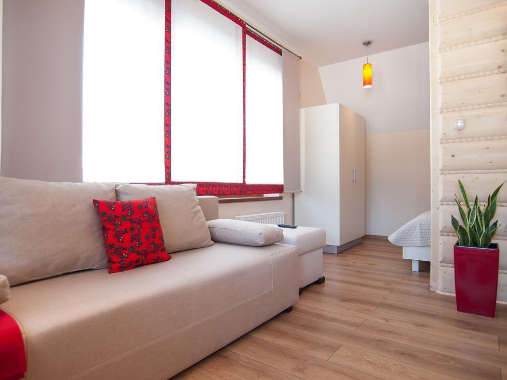 Domek & Apartament Na Ogrodzie スヘ エクステリア 写真
