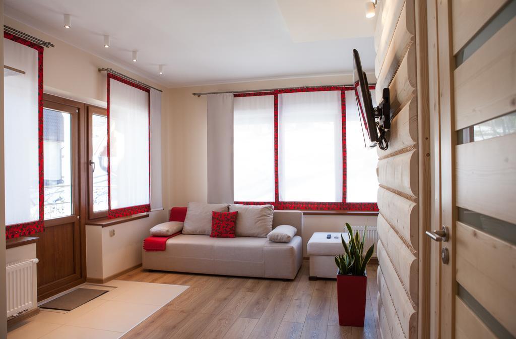 Domek & Apartament Na Ogrodzie スヘ エクステリア 写真
