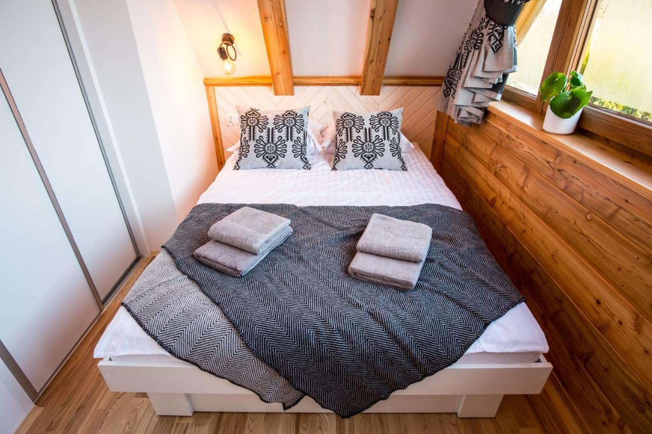 Domek & Apartament Na Ogrodzie スヘ エクステリア 写真